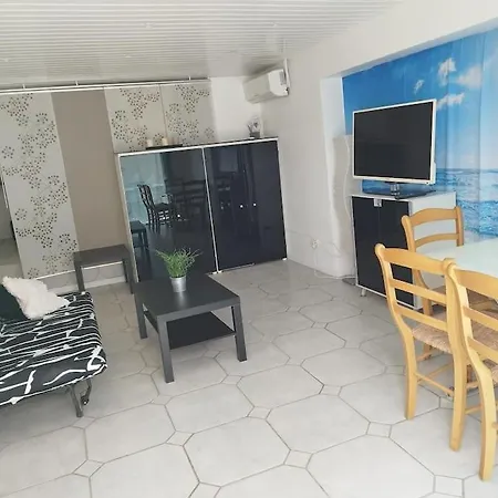 Bas De Climatisé Avec Coin Terrasse Appartement