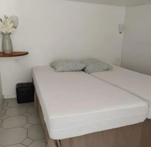 Bas De Climatisé Avec Coin Terrasse Appartement