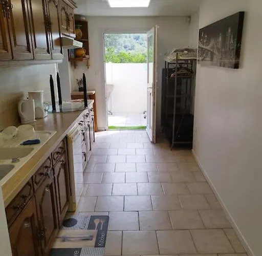 Bas De Climatisé Avec Coin Terrasse Sanary-sur-Mer